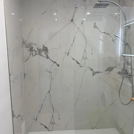 Apartment Moderne Refait A Neuf - 4 Couchages - Menton
